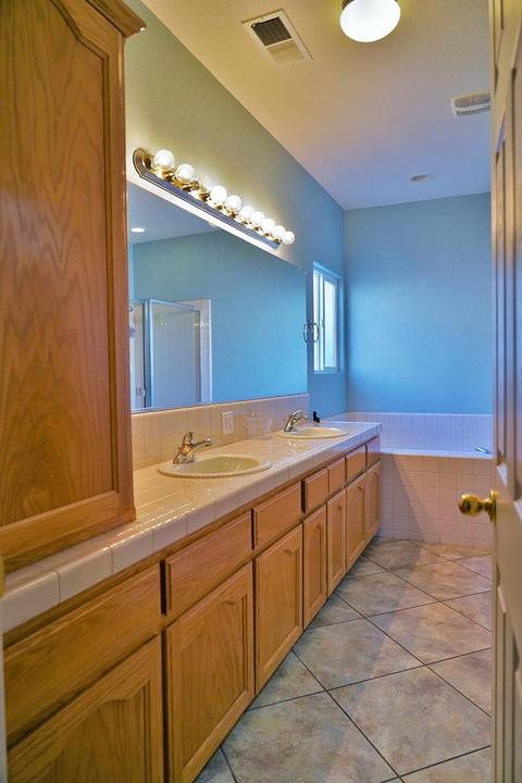 1009 Par Ave, Lemoore, CA 93245 photo 40