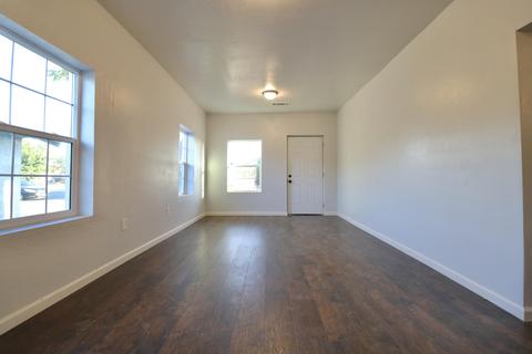 1075 W Maple St, Exeter, CA 93221 photo 5