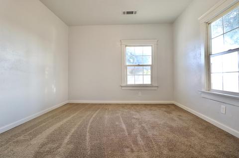 1075 W Maple St, Exeter, CA 93221 photo 6