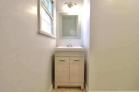 1075 W Maple St, Exeter, CA 93221 photo 8
