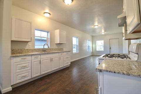 1075 W Maple St, Exeter, CA 93221 photo 4