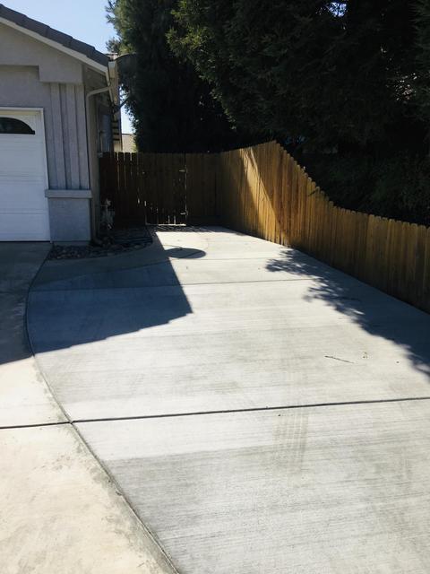 1429 E Parkview Ct, Visalia, CA 93292 photo 3