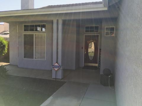 1429 E Parkview Ct, Visalia, CA 93292 photo 4
