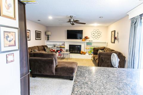 580 Orangewood Dr, Lemoore, CA 93245 photo 7