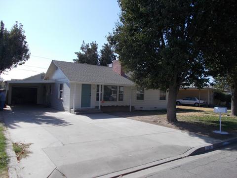 1065 E La Mesa Dr, Tulare, CA 93274 photo 3