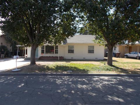 1065 E La Mesa Dr, Tulare, CA 93274 photo 1
