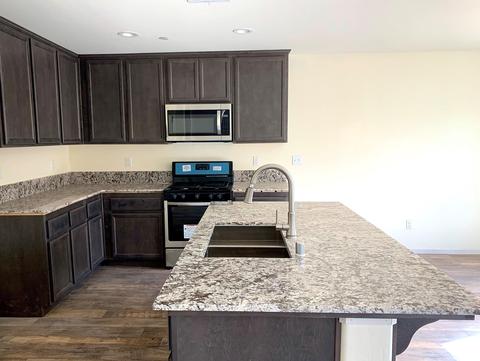 2209 E Sweet Ave, Visalia, CA 93292 photo 5