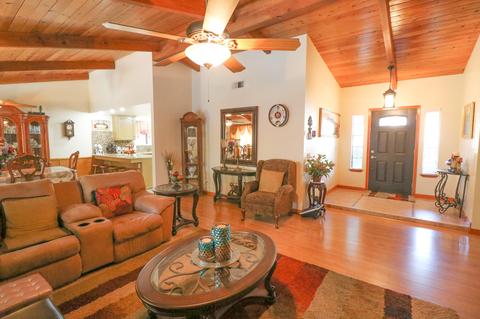 263 E Garfield Ave, Tulare, CA 93274 photo 9