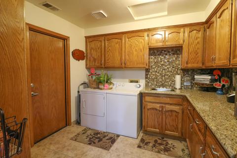 263 E Garfield Ave, Tulare, CA 93274 photo 14
