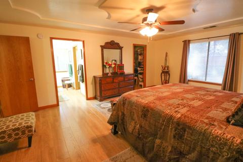 263 E Garfield Ave, Tulare, CA 93274 photo 22