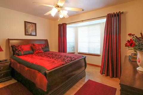 263 E Garfield Ave, Tulare, CA 93274 photo 16