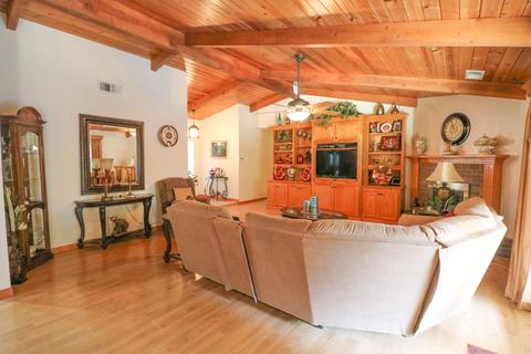 263 E Garfield Ave, Tulare, CA 93274 photo 6