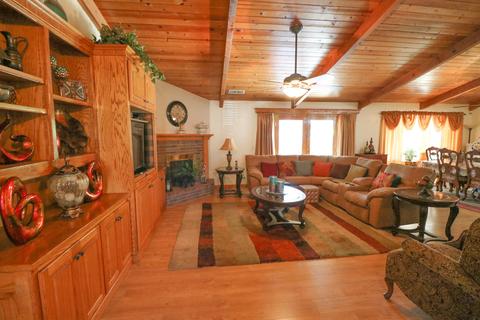 263 E Garfield Ave, Tulare, CA 93274 photo 5