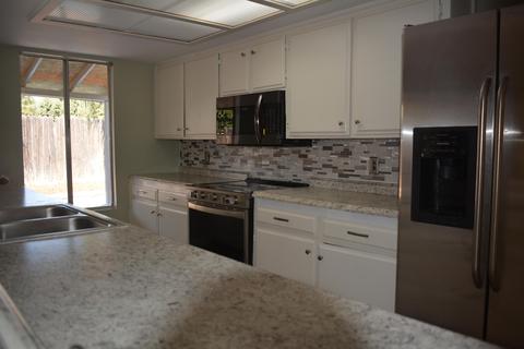 3540 E Stapp Ave, Visalia, CA 93292 photo 7