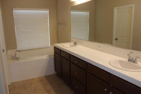 4305 E Vassar Ave, Visalia, CA 93292 photo 13