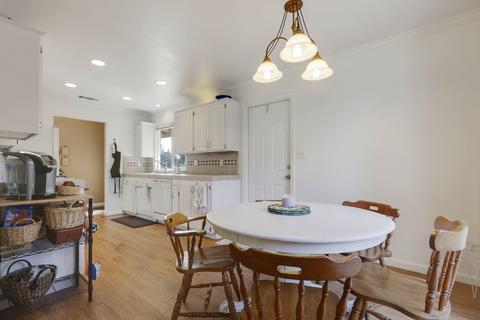 1126 E Howard Ct, Visalia, CA 93292 photo 18