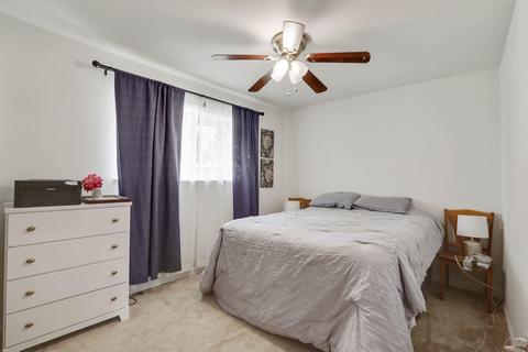 1126 E Howard Ct, Visalia, CA 93292 photo 17