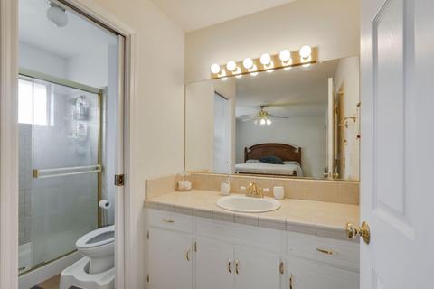 1126 E Howard Ct, Visalia, CA 93292 photo 12