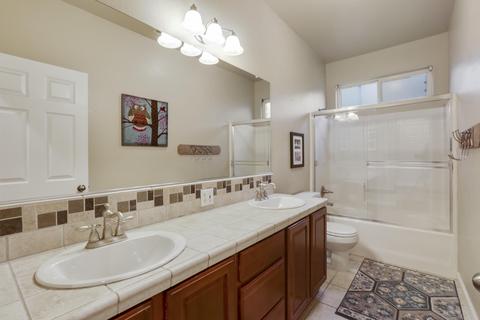 2002 E Parkview, Visalia, CA 93292 photo 29