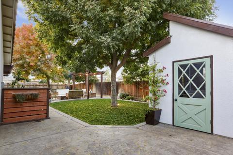 2002 E Parkview, Visalia, CA 93292 photo 37
