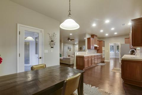 2002 E Parkview, Visalia, CA 93292 photo 19
