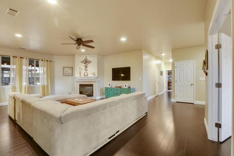 2002 E Parkview, Visalia, CA 93292 photo 11