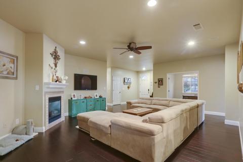 2002 E Parkview, Visalia, CA 93292 photo 12