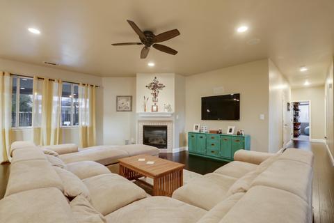 2002 E Parkview, Visalia, CA 93292 photo 10