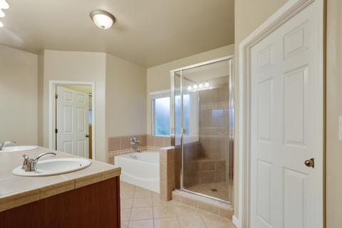 2002 E Parkview, Visalia, CA 93292 photo 27