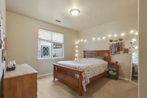 2002 E Parkview, Visalia, CA 93292 photo 22