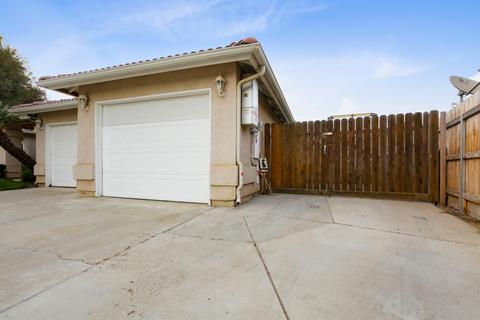 1969 Augusta Ct, Tulare, CA 93274 photo 4
