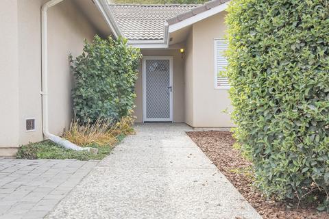2711 E Paradise Ave, Visalia, CA 93292 photo 3
