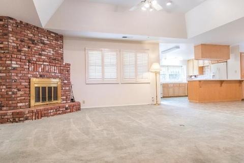 2711 E Paradise Ave, Visalia, CA 93292 photo 5