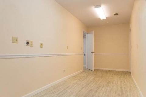 2711 E Paradise Ave, Visalia, CA 93292 photo 23