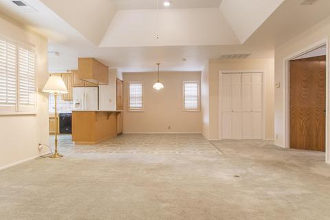 2711 E Paradise Ave, Visalia, CA 93292 photo 6