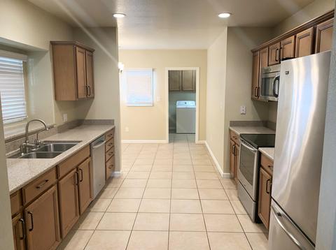 16211 W Lacey Blvd, Lemoore, CA 93245 photo 10
