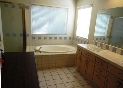 1832 S Peppertree St, Visalia, CA 93277 photo 18