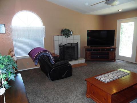 1832 S Peppertree St, Visalia, CA 93277 photo 11