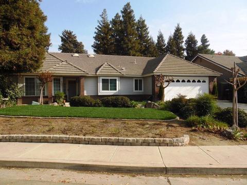 1832 S Peppertree St, Visalia, CA 93277 photo 1