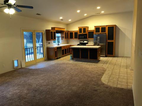 1987 E Bridger Ave, Tulare, CA 93274 photo 15