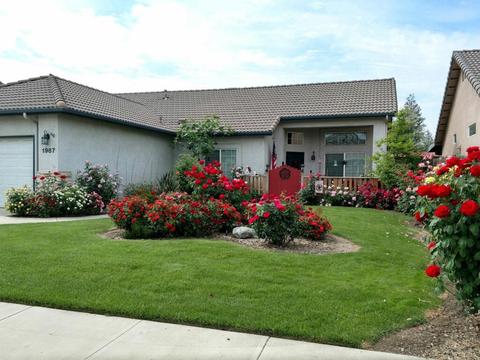 1987 E Bridger Ave, Tulare, CA 93274 photo 1