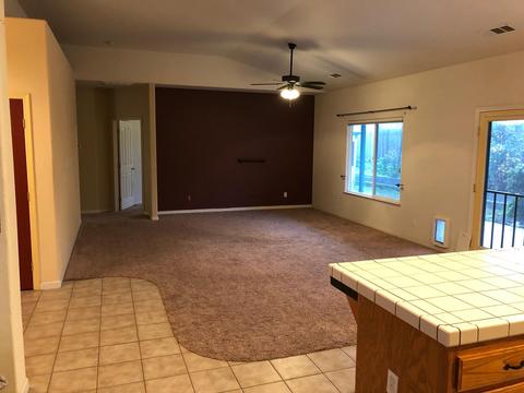 1987 E Bridger Ave, Tulare, CA 93274 photo 16