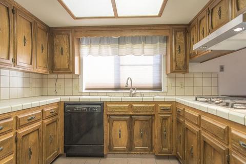 1143 E Rose Ave, Visalia, CA 93292 photo 21