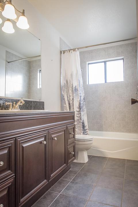 1143 E Rose Ave, Visalia, CA 93292 photo 32