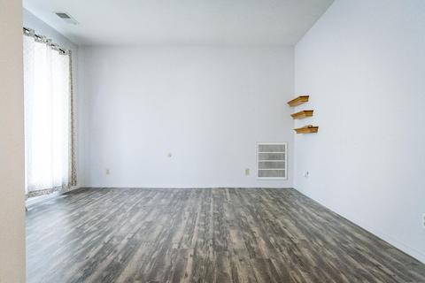 1143 E Rose Ave, Visalia, CA 93292 photo 12