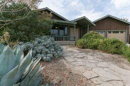 409 E Cherry Ct, Visalia, CA 93277 photo 2