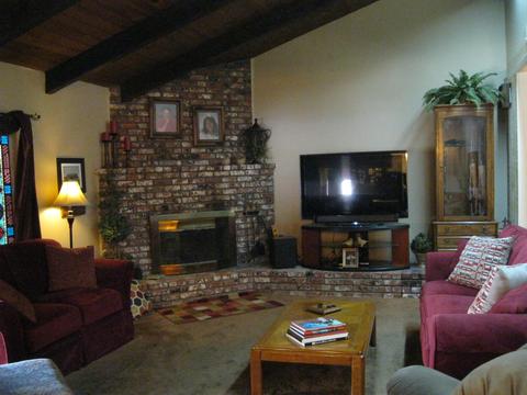 1457 Kaweah Dr, Tulare, CA 93274 photo 4