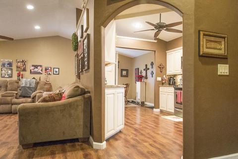 1803 E Independence Ave, Tulare, CA 93274 photo 7