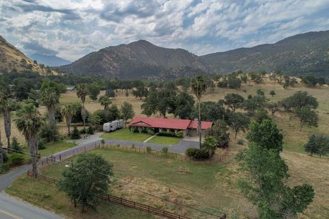 40718 Old Three Rivers Rd, Three Rivers, CA 93271 photo 1