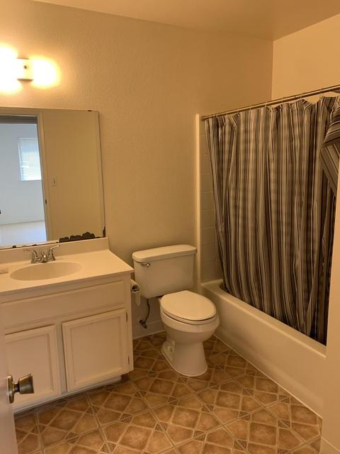 1713 E Cypress Ave, Tulare, CA 93274 photo 10